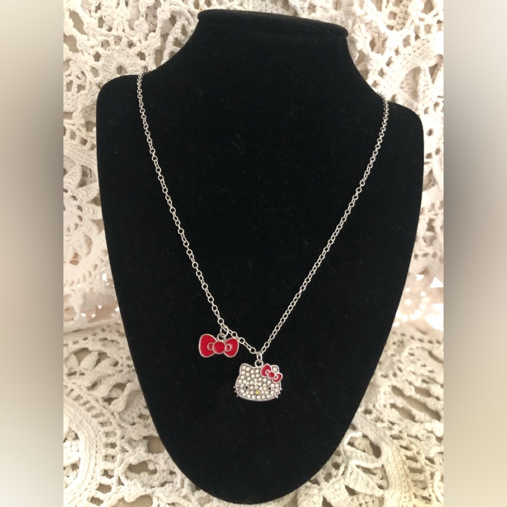 NWOT Unique Hello Kitty Necklace